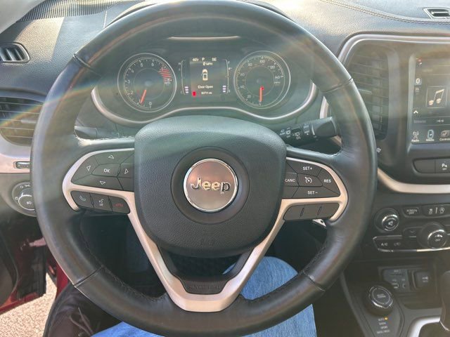 Used 2017 Jeep Cherokee Latitude w/ Safety/Convenience Group image 32