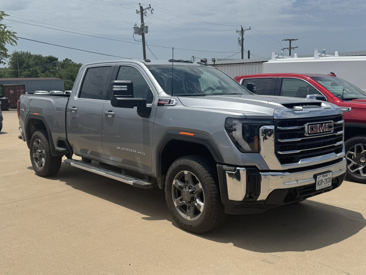 Used 2025 GMC Sierra 2500 SLE w/ SLE Value Package; AWD/4WD image 2