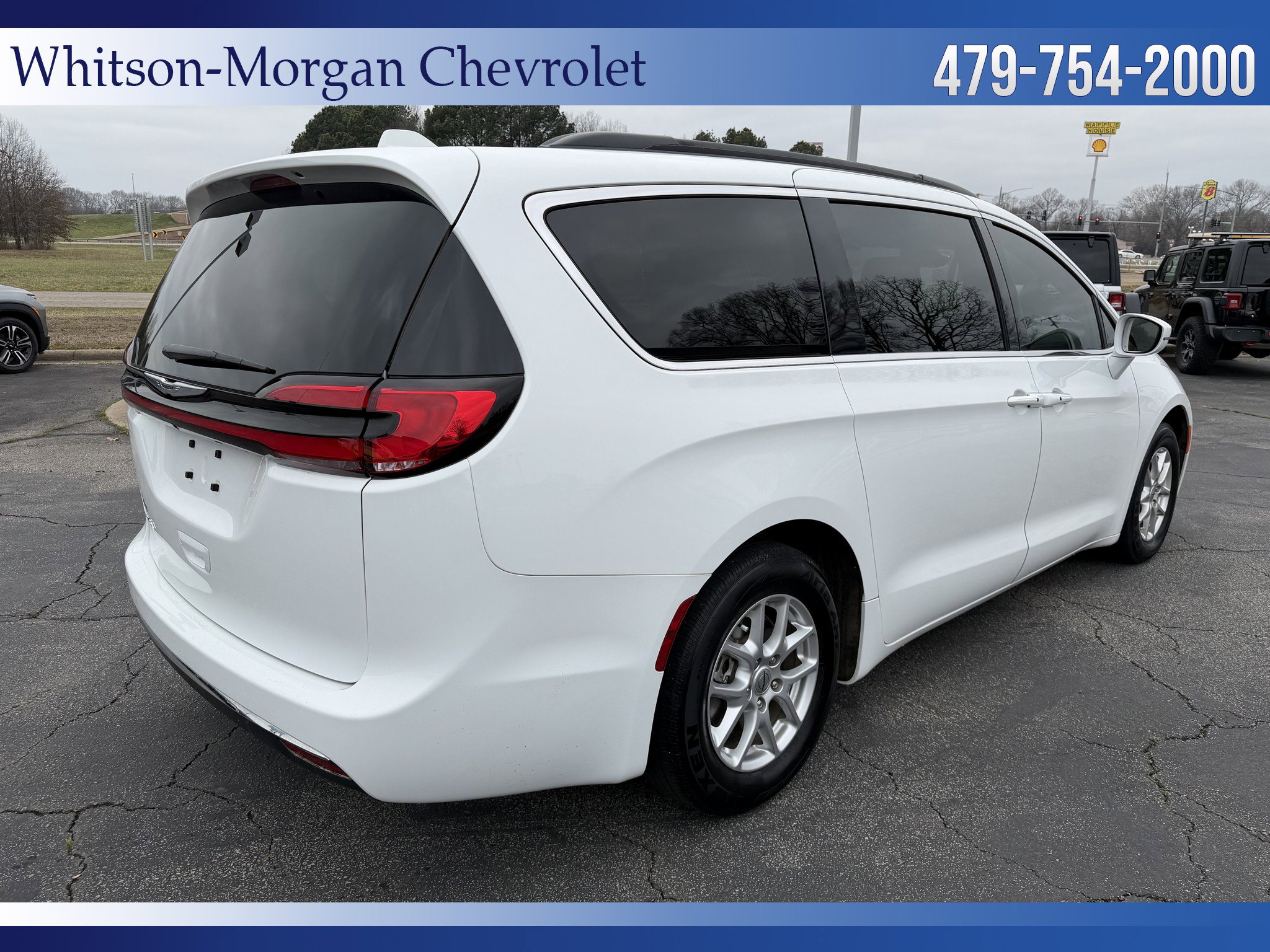 Used 2022 Chrysler Pacifica Touring-L image 5