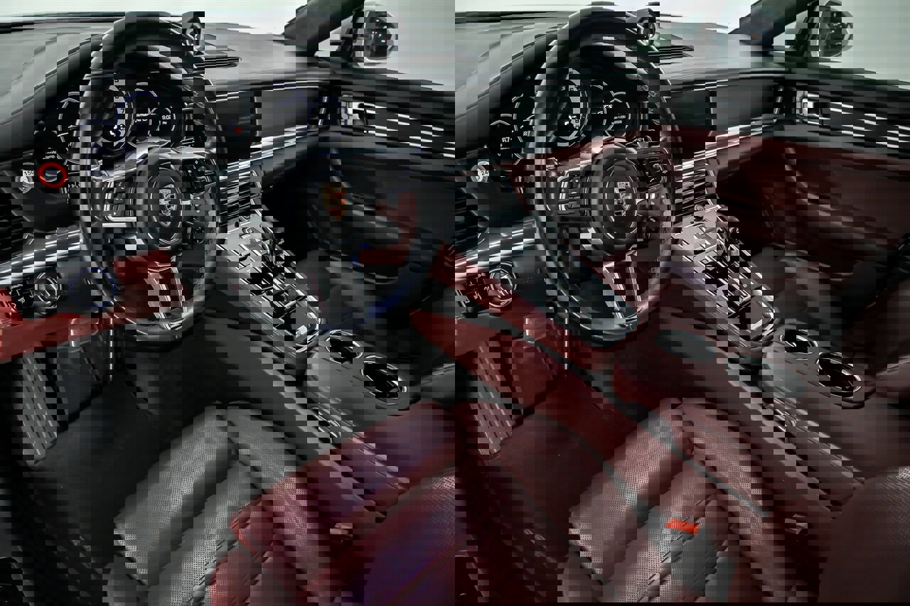 Used 2020 Porsche Panamera GTS image 21