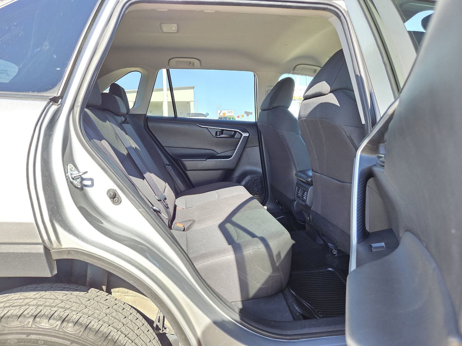 Used 2024 Toyota RAV4 LE AWD/4WD image 16