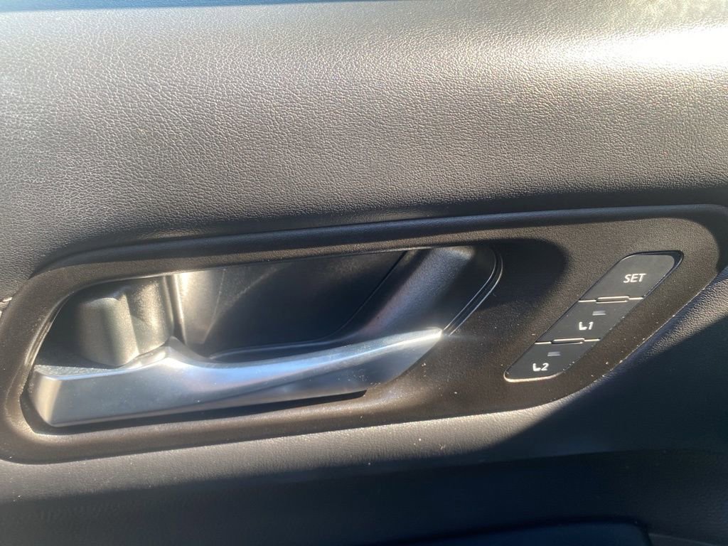 Used 2023 Nissan Pathfinder Platinum w/ Cargo Package image 12