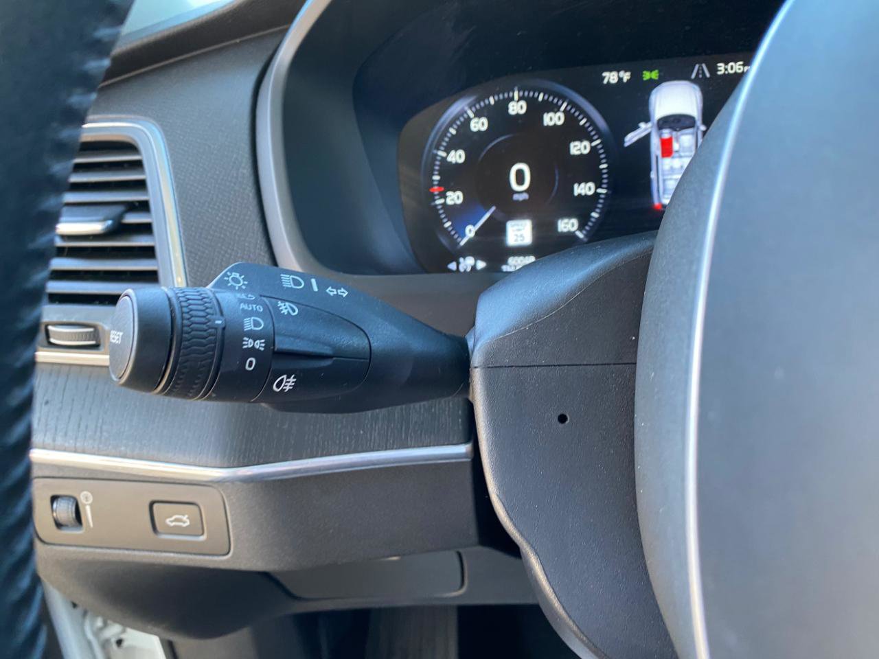 Used 2020 Volvo XC90 T6 Momentum image 63