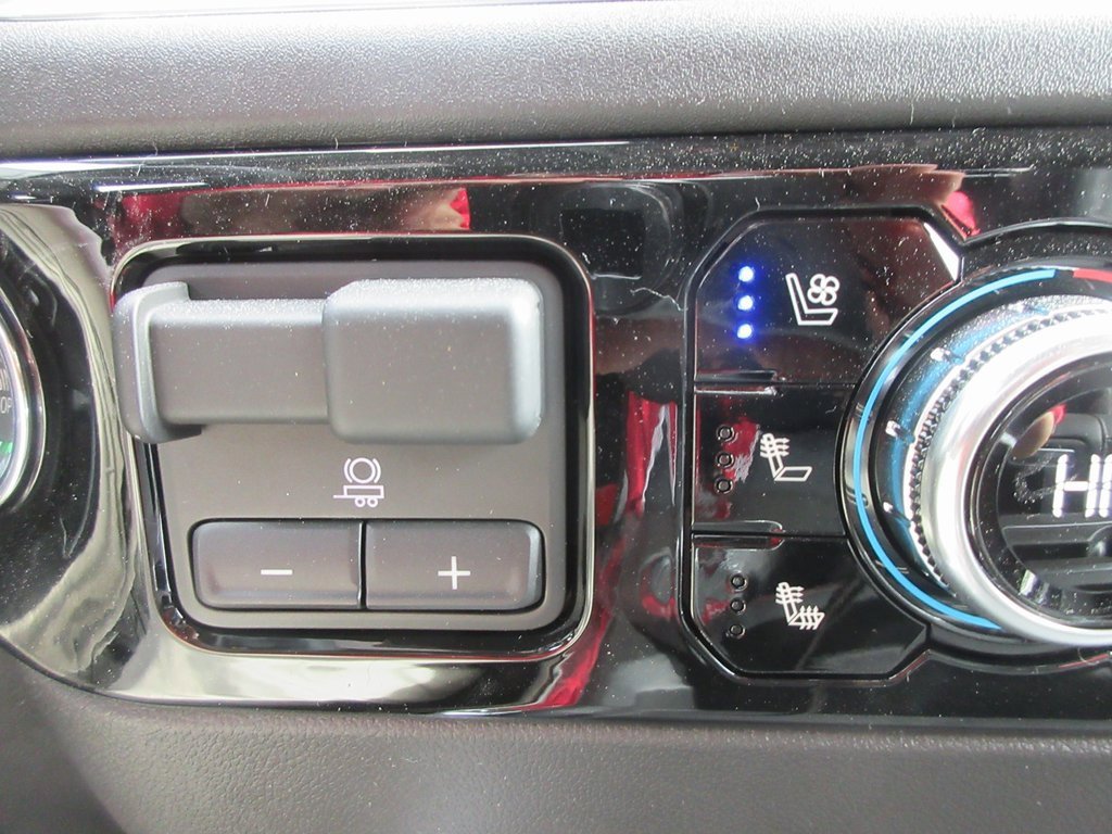 New 2026 GMC Sierra 3500 SLT image 17