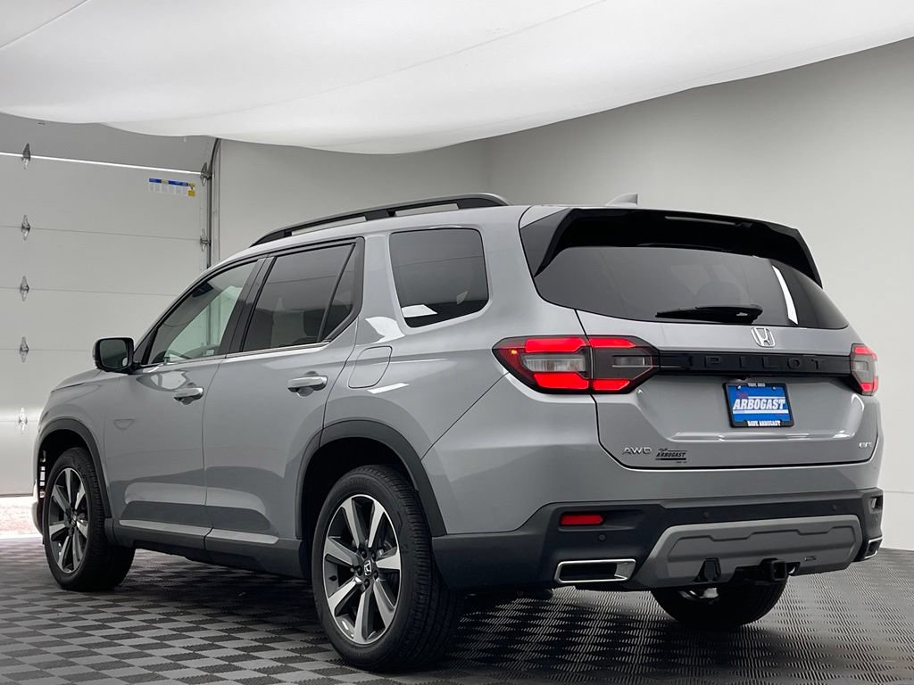 Used 2025 Honda Pilot Elite image 13