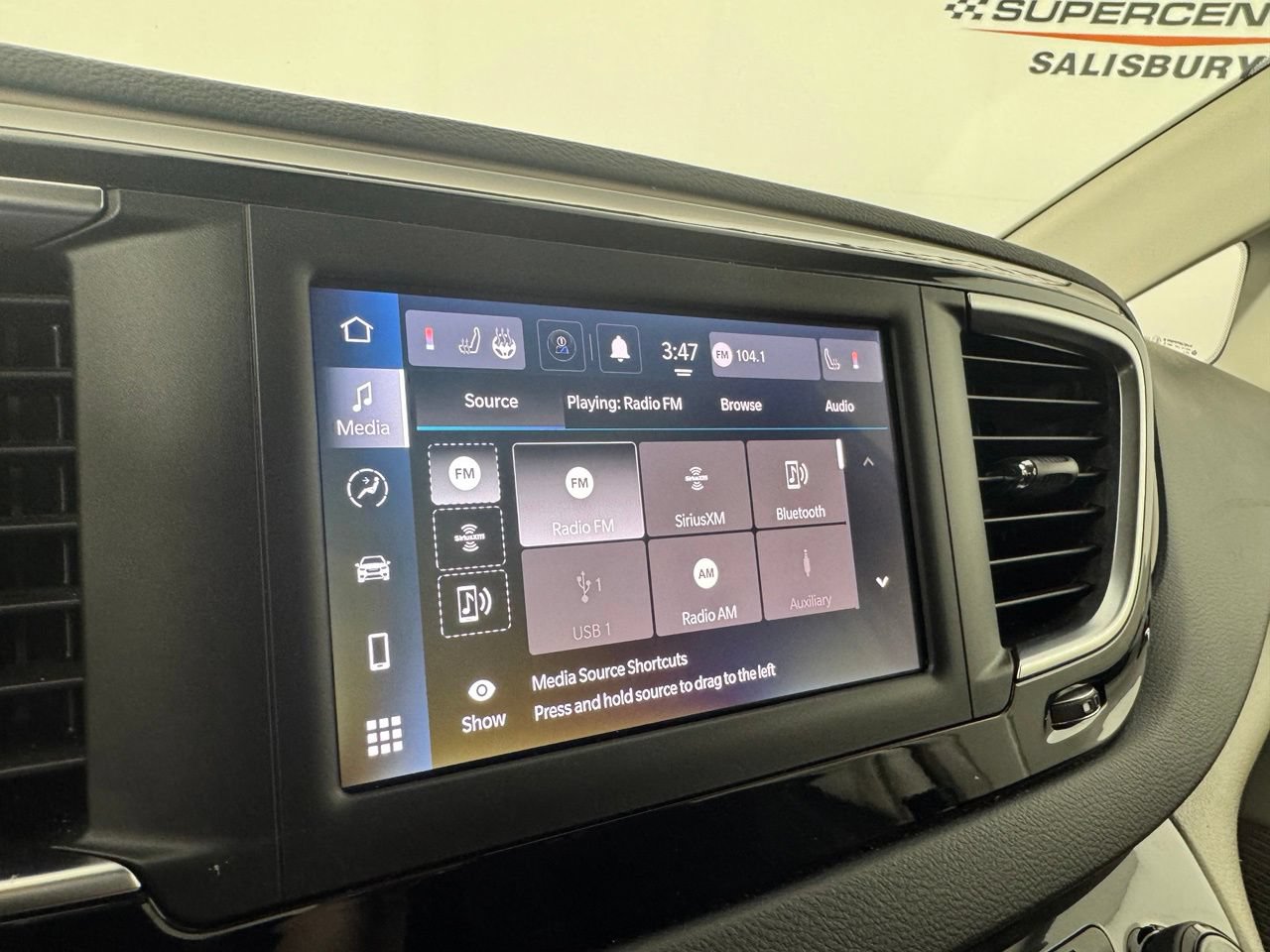 Used 2023 Chrysler Voyager LX FWD image 17