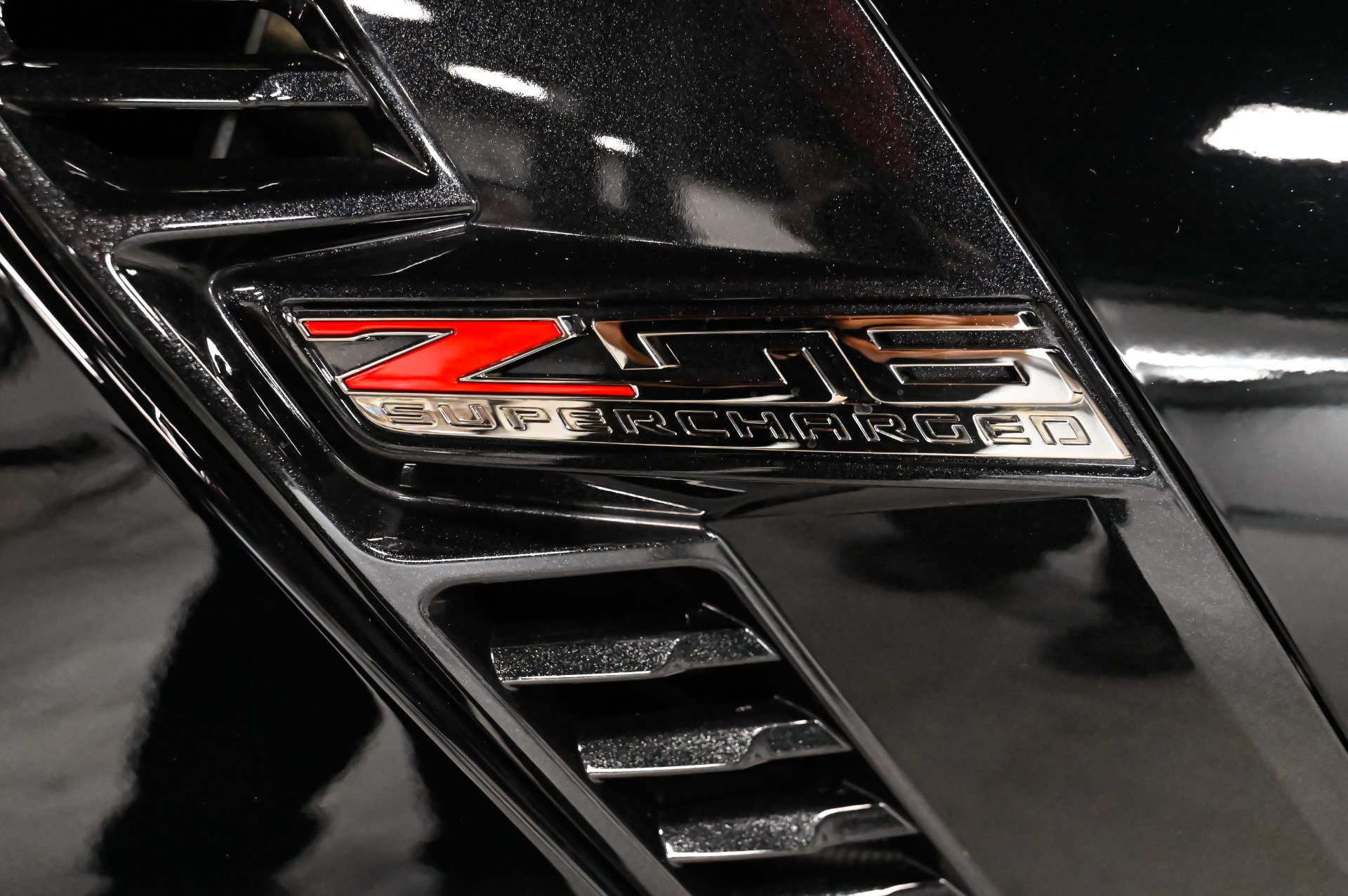 Used 2017 Chevrolet Corvette Z06 RWD image 13