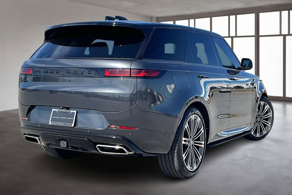 Used 2024 Land Rover Range Rover Sport Dynamic SE image 2