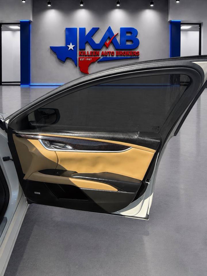 Used 2013 Cadillac XTS Luxury FWD image 18