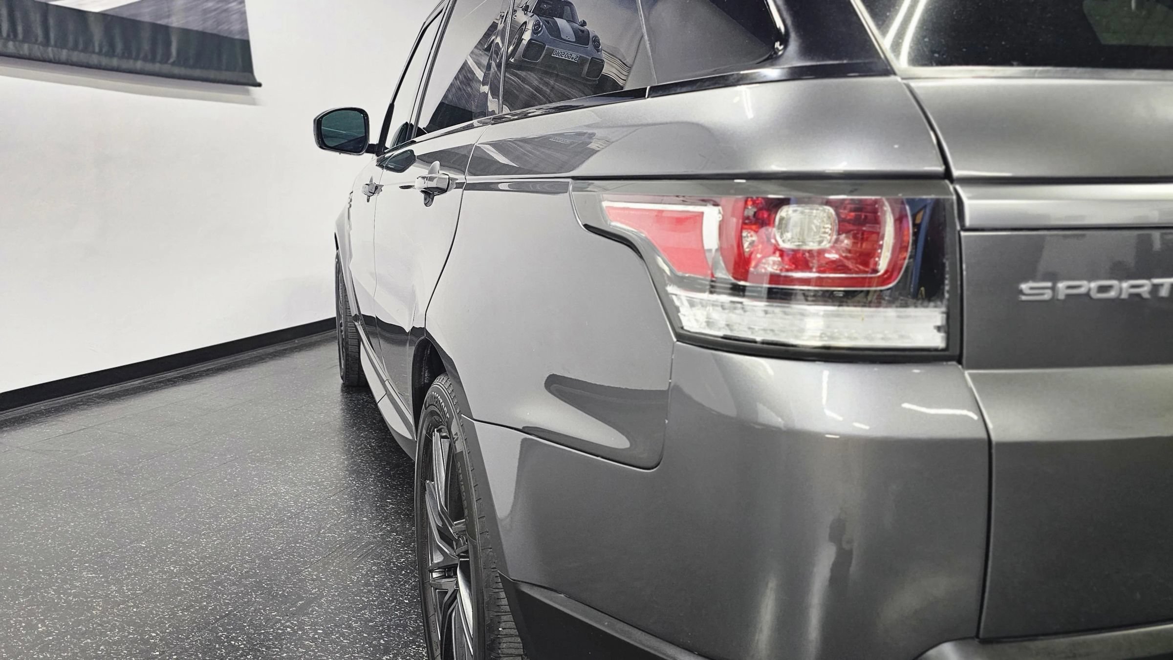 Used 2017 Land Rover Range Rover Sport SE AWD/4WD image 34