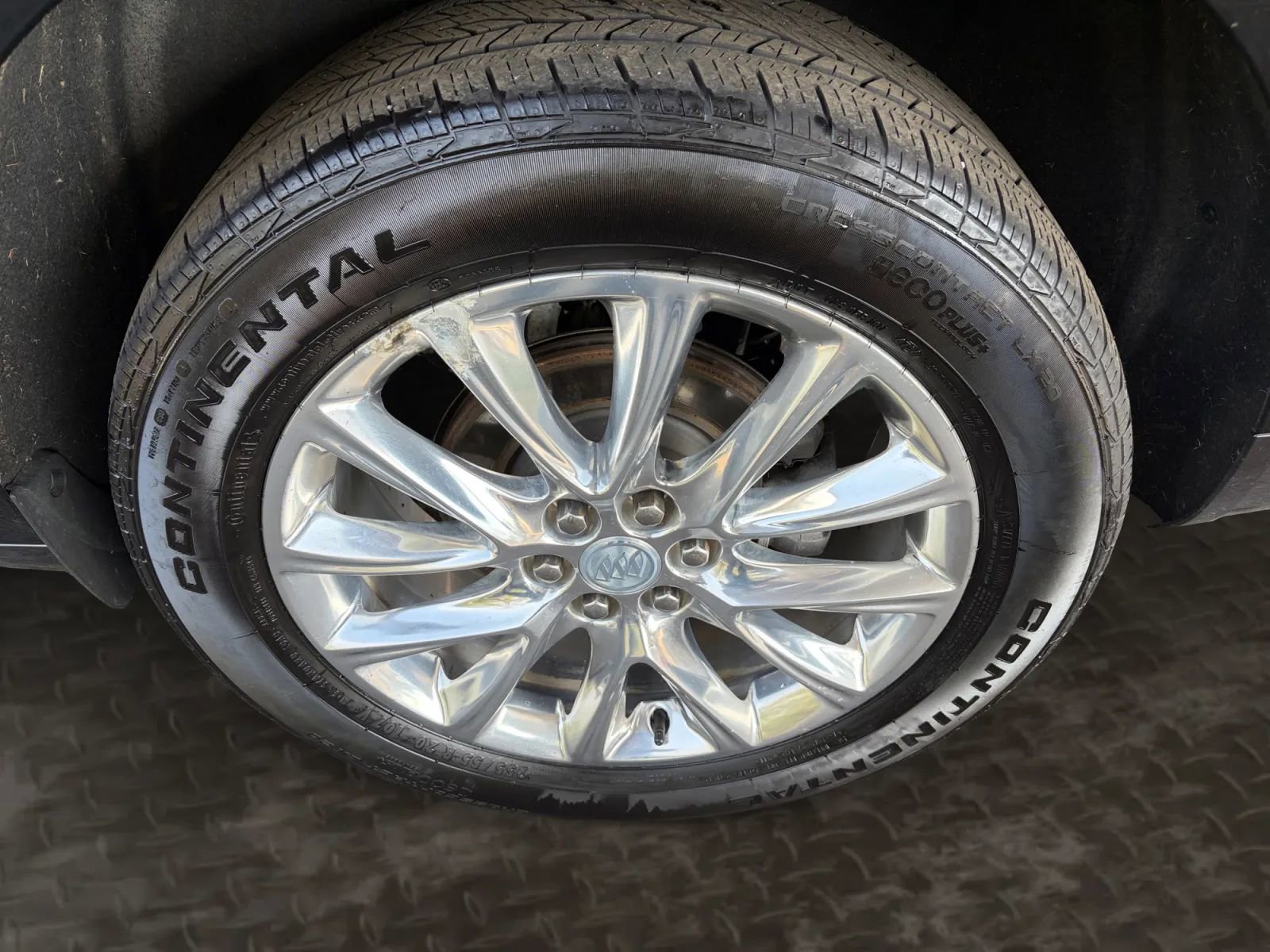 Used 2021 Buick Enclave Essence w/ Sound and Sites Package AWD/4WD image 40