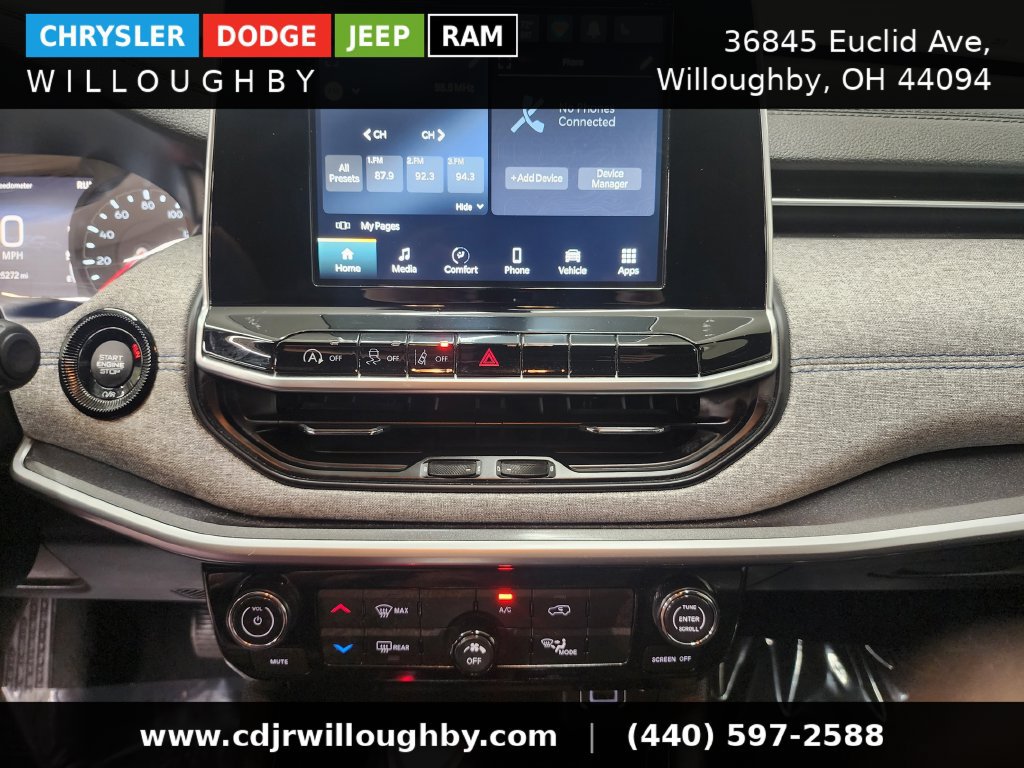Used 2025 Jeep Compass Latitude AWD/4WD image 19