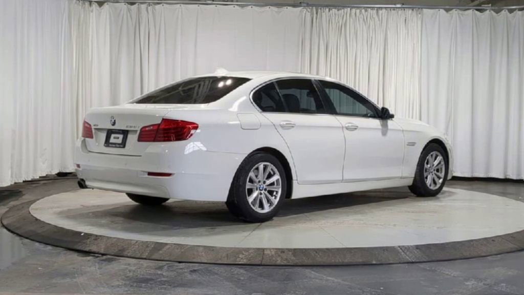 Used 2015 BMW 528i xDrive Sedan image 9