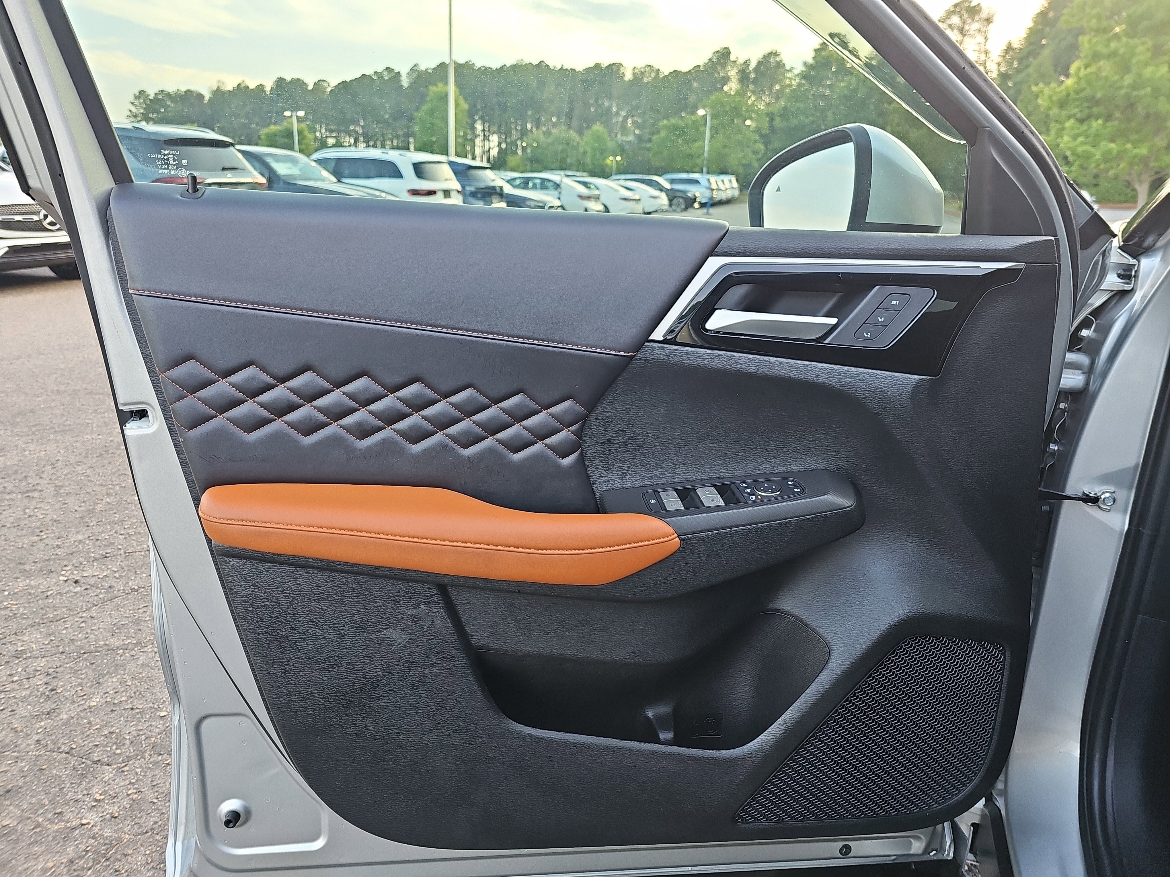 Used 2024 Mitsubishi Outlander SEL AWD/4WD image 27