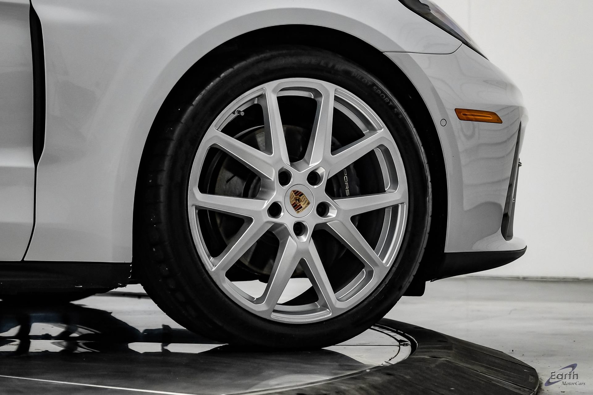 Used 2025 Porsche Panamera w/ Premium Package image 89