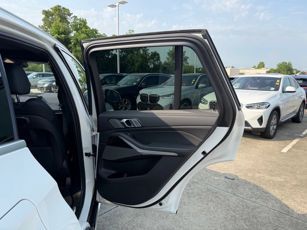 Certified 2024 BMW X5 xDrive40i w/ Premium Package AWD/4WD image 25