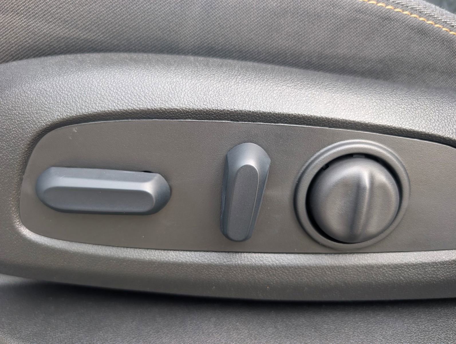 Used 2024 Chevrolet Equinox LT image 11