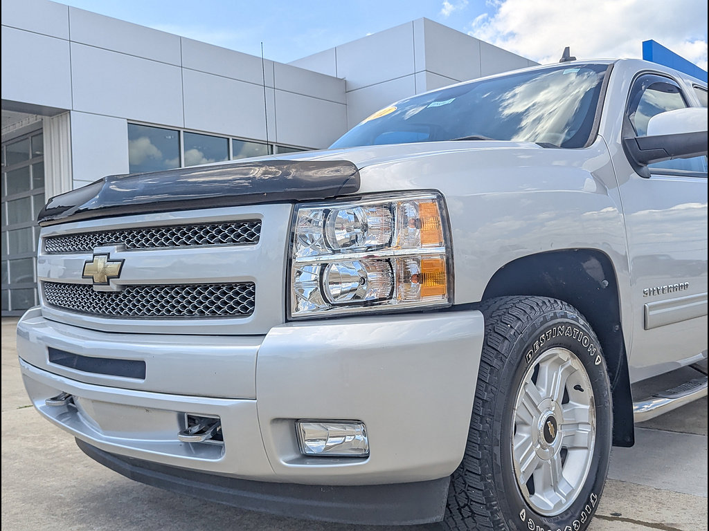 Used 2011 Chevrolet Silverado 1500 LTZ w/ LTZ Plus Package AWD/4WD image 12