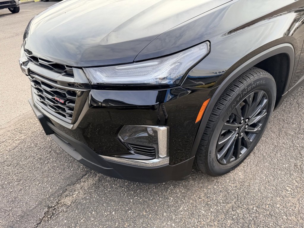 Used 2023 Chevrolet Traverse RS image 11