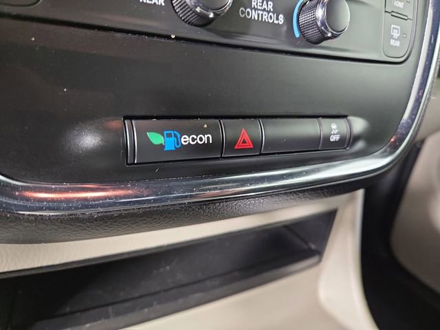 Used 2019 Dodge Grand Caravan SXT image 24