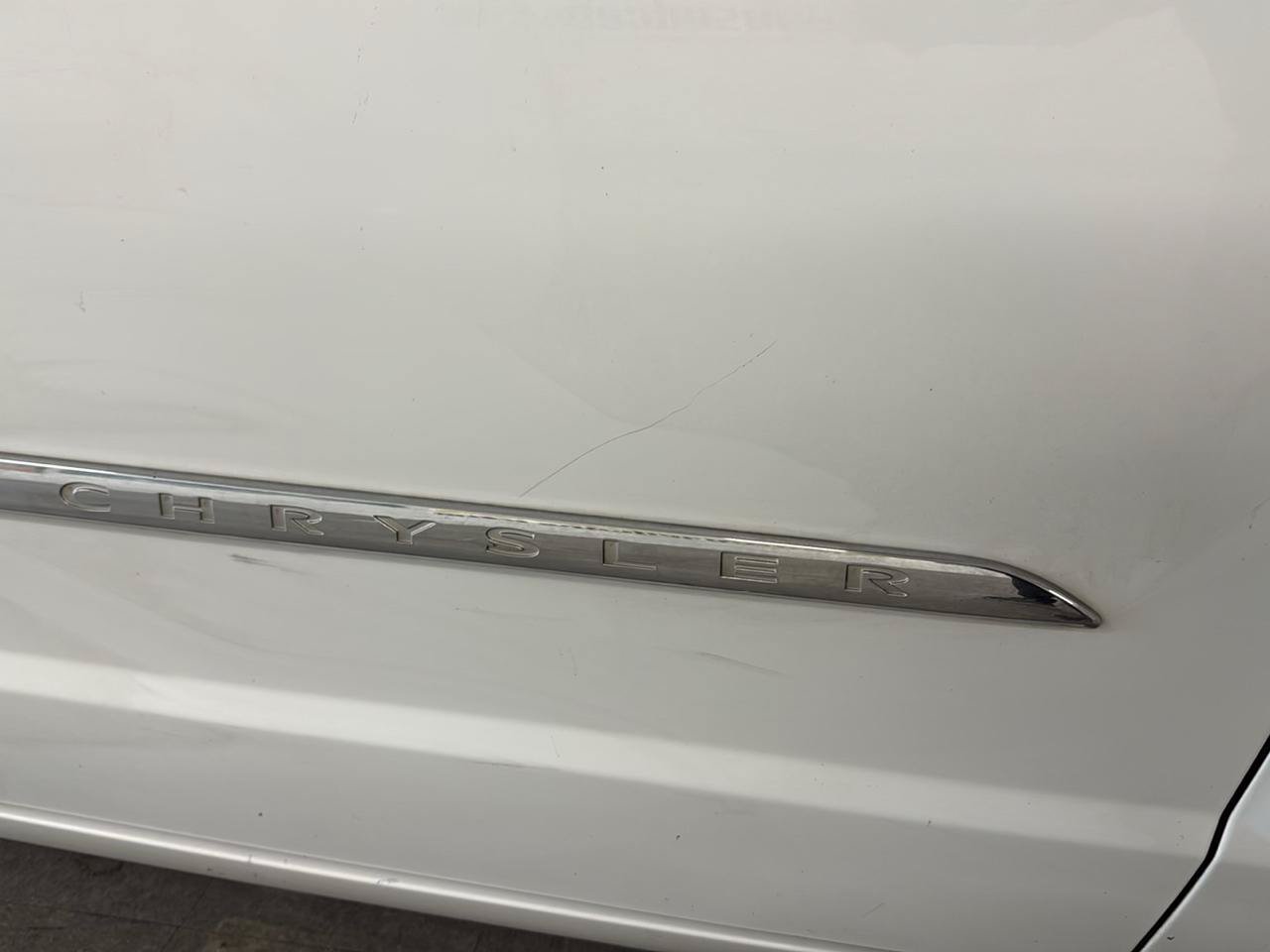 Used 2015 Chrysler Town & Country Touring FWD image 76