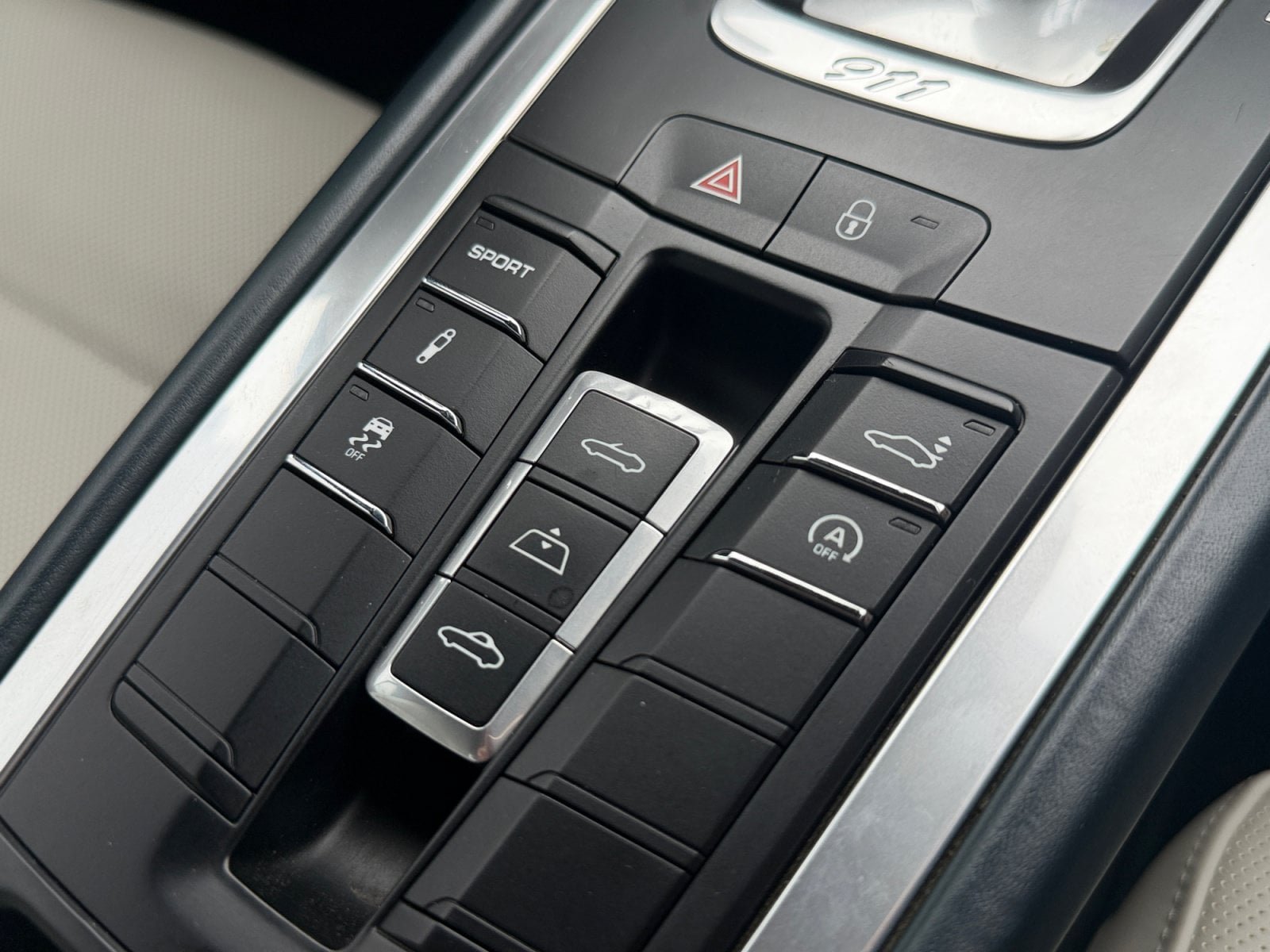 Certified 2019 Porsche 911 Carrera 4S AWD/4WD image 25