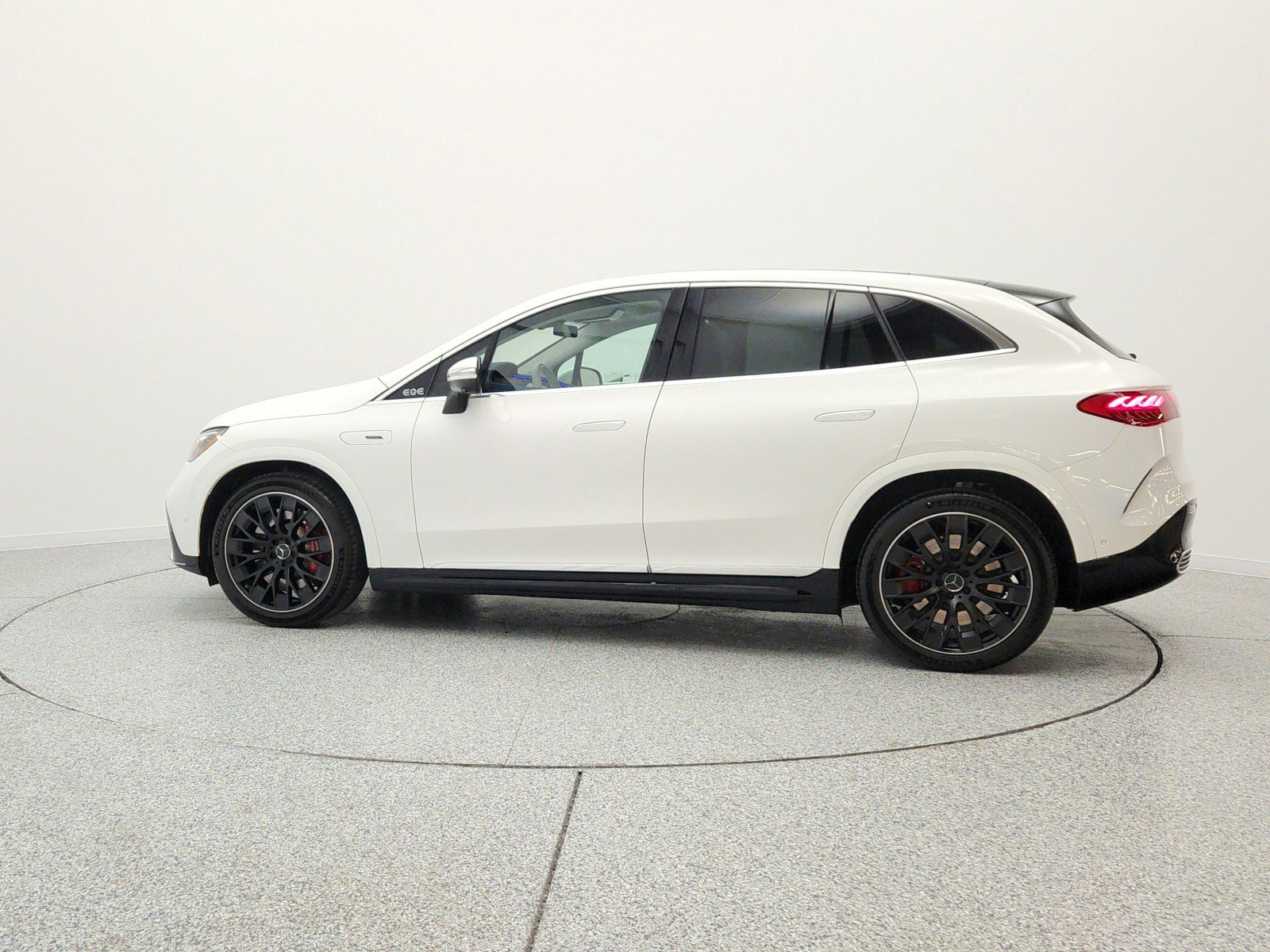 Used 2024 Mercedes-Benz EQE AMG 4MATIC SUV image 8