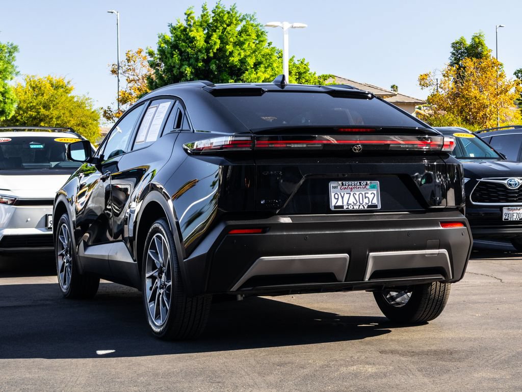 Used 2026 Toyota C-HR AWD/4WD image 7