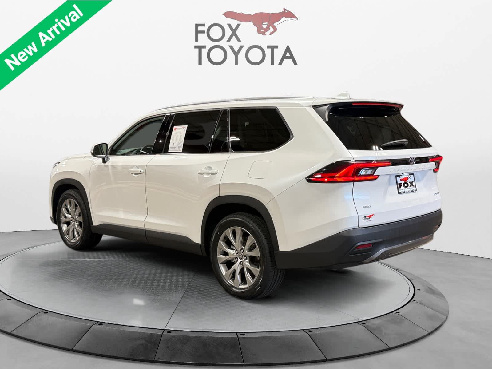 Used 2025 Toyota Grand Highlander AWD image 4