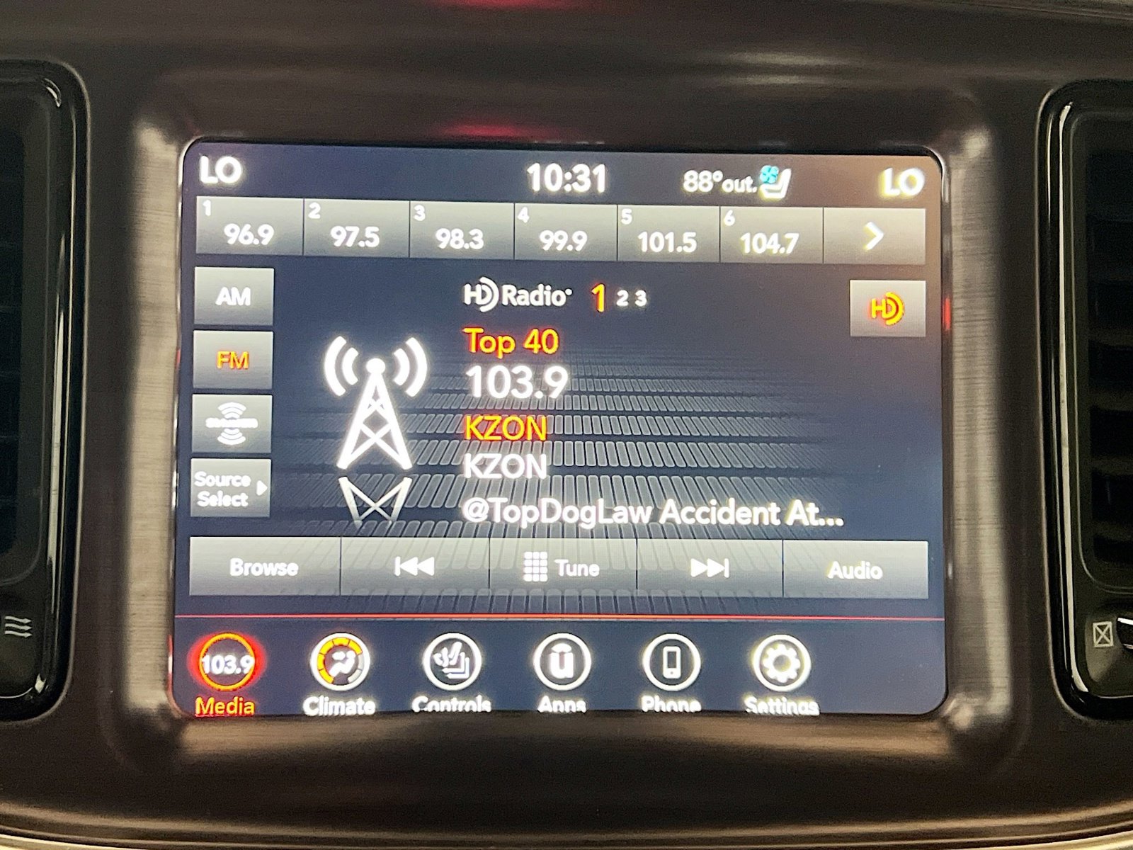 Used 2018 Dodge Challenger SXT Plus RWD image 10