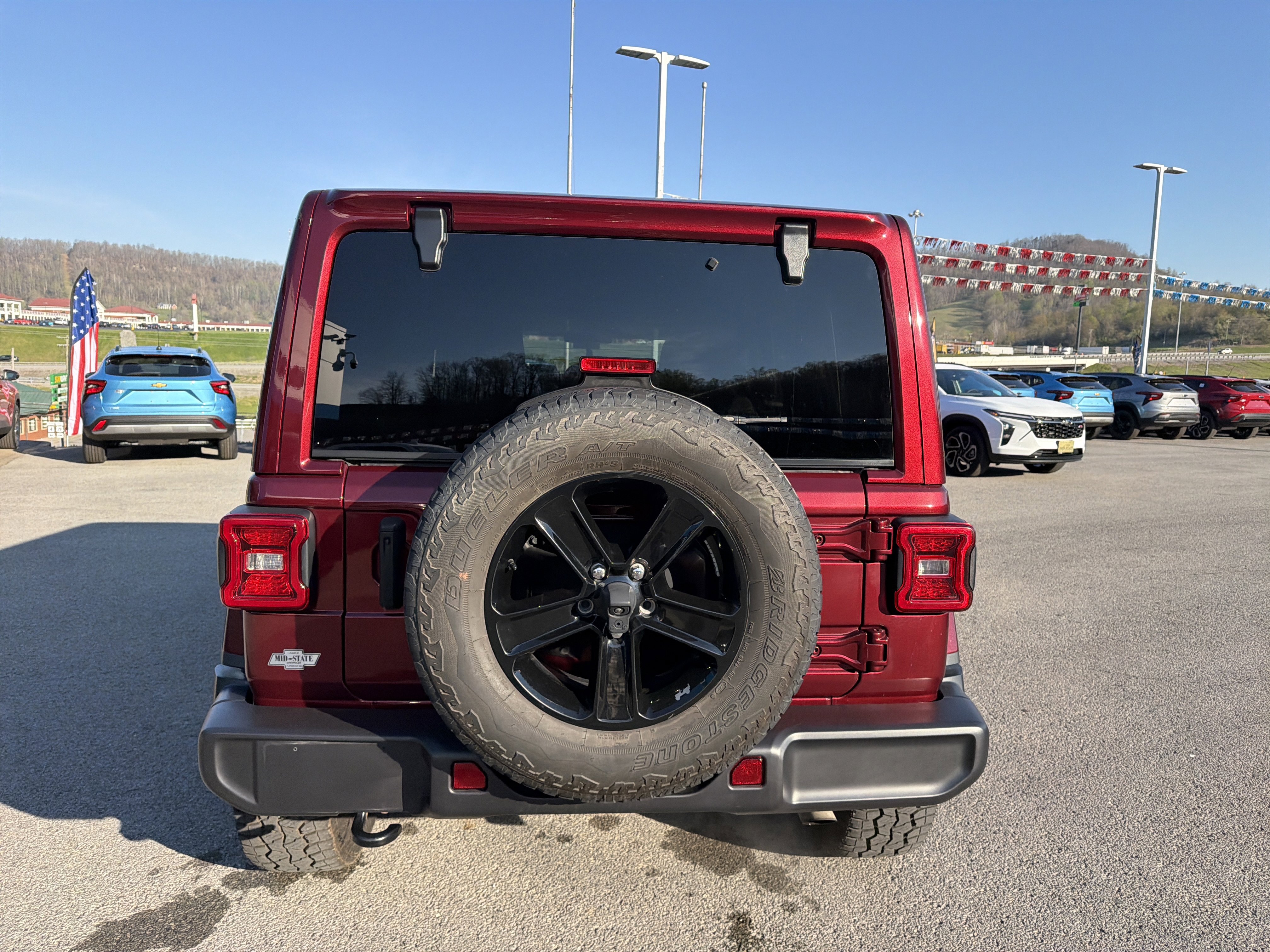 Used 2021 Jeep Wrangler Unlimited Sahara AWD/4WD image 5