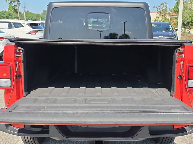Used 2023 Jeep Gladiator Sport AWD/4WD image 5