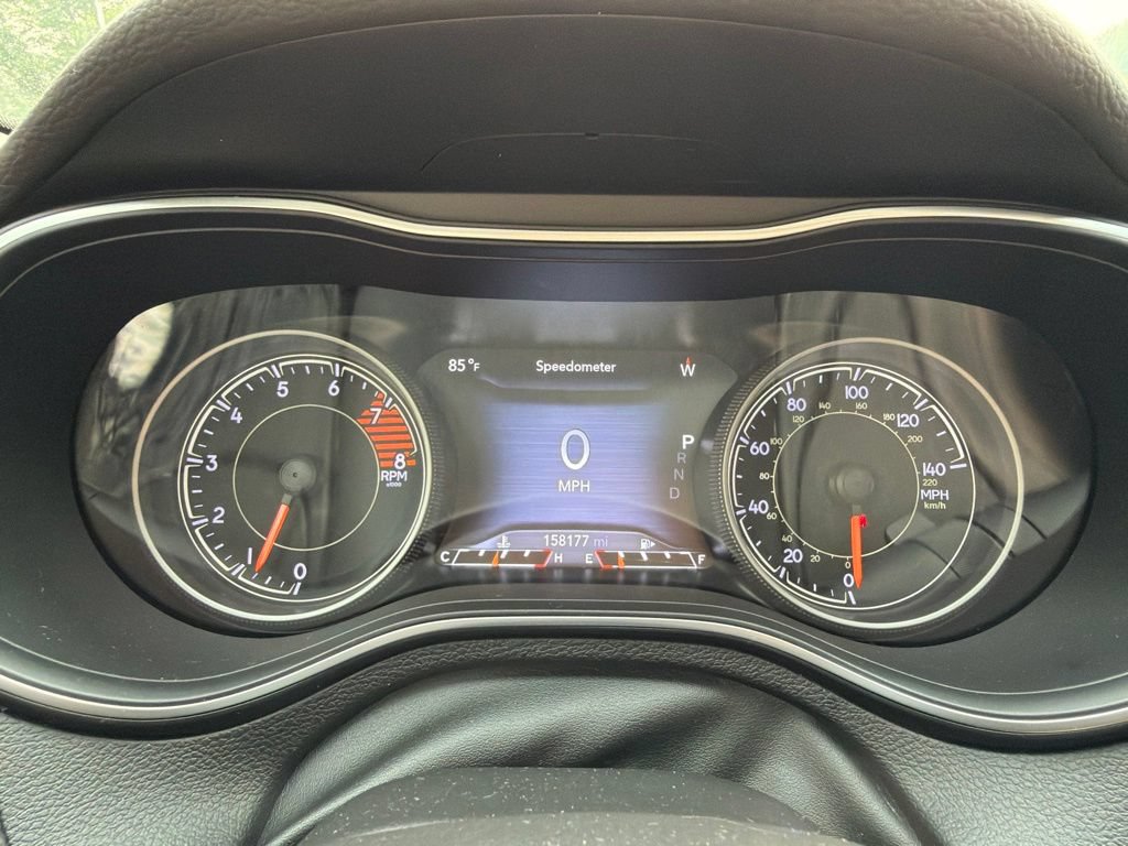 Used 2019 Jeep Cherokee Limited w/ Luxury Group AWD/4WD image 14