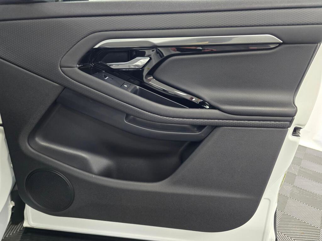 Used 2023 Land Rover Range Rover Evoque S image 25