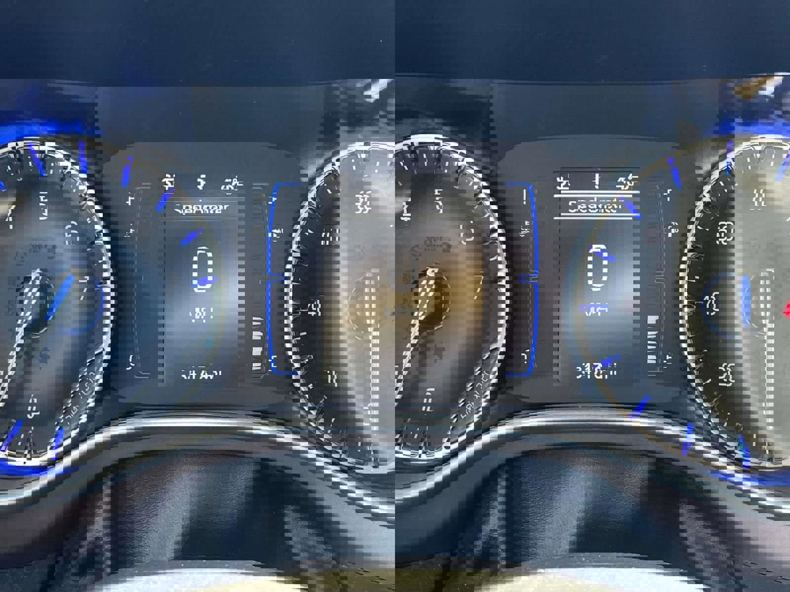 Used 2024 Chrysler Voyager LX image 25