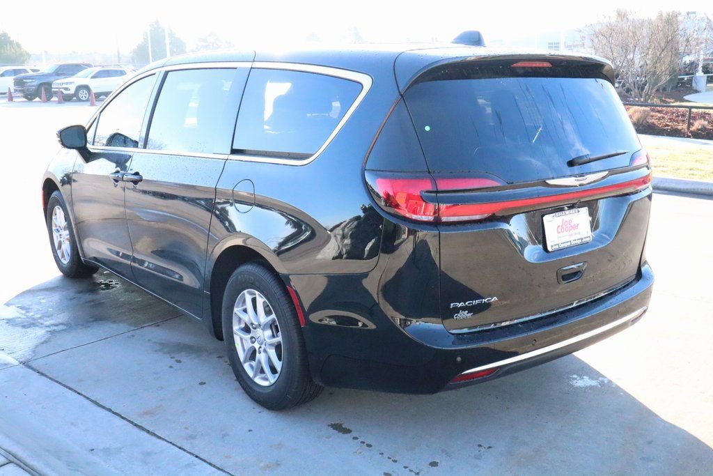 New 2026 Chrysler Pacifica Select FWD image 23