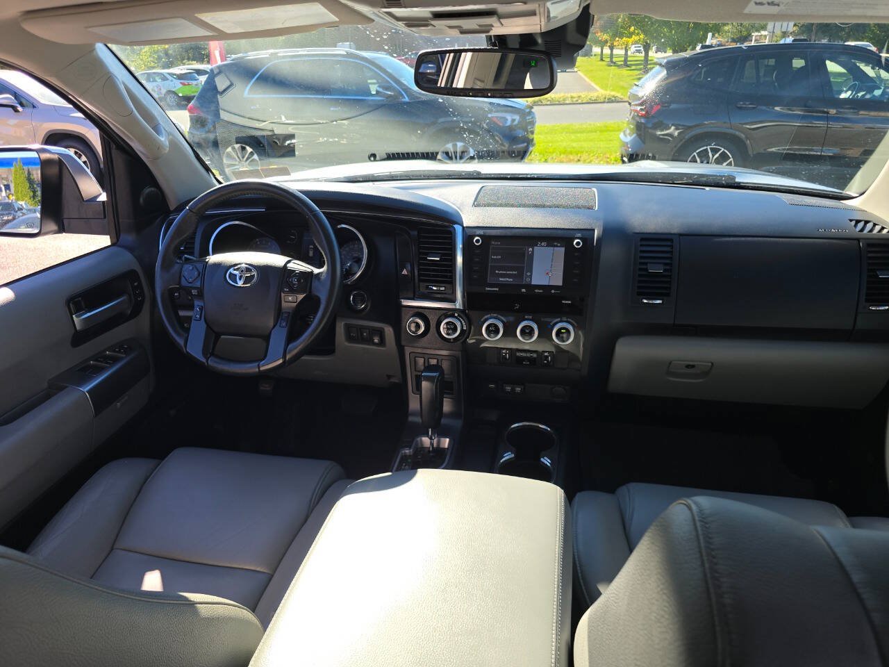 Used 2020 Toyota Sequoia Limited w/ Safety & Convenience Package AWD/4WD image 38