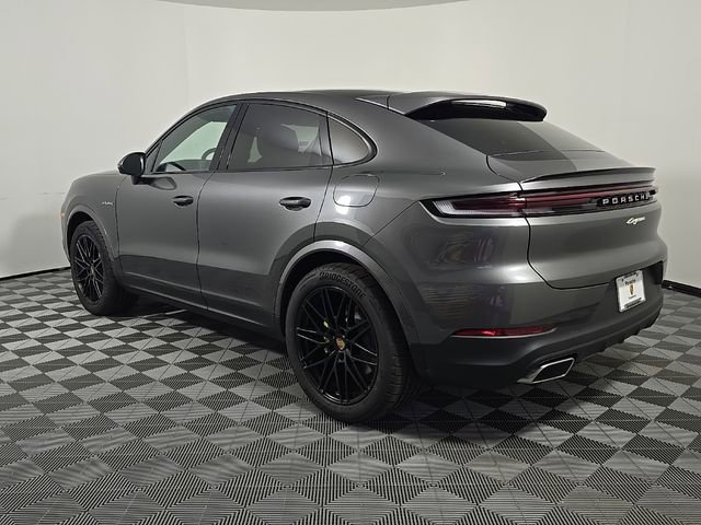 Certified 2025 Porsche Cayenne E-Hybrid Coupe image 3