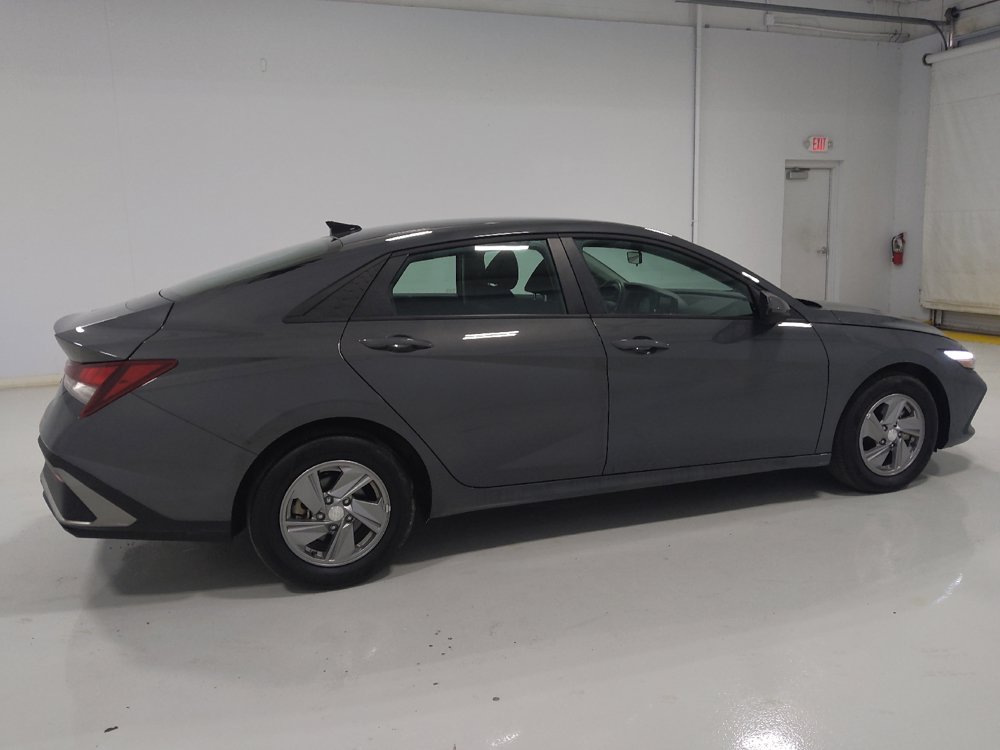 Used 2025 Hyundai Elantra SE FWD image 10