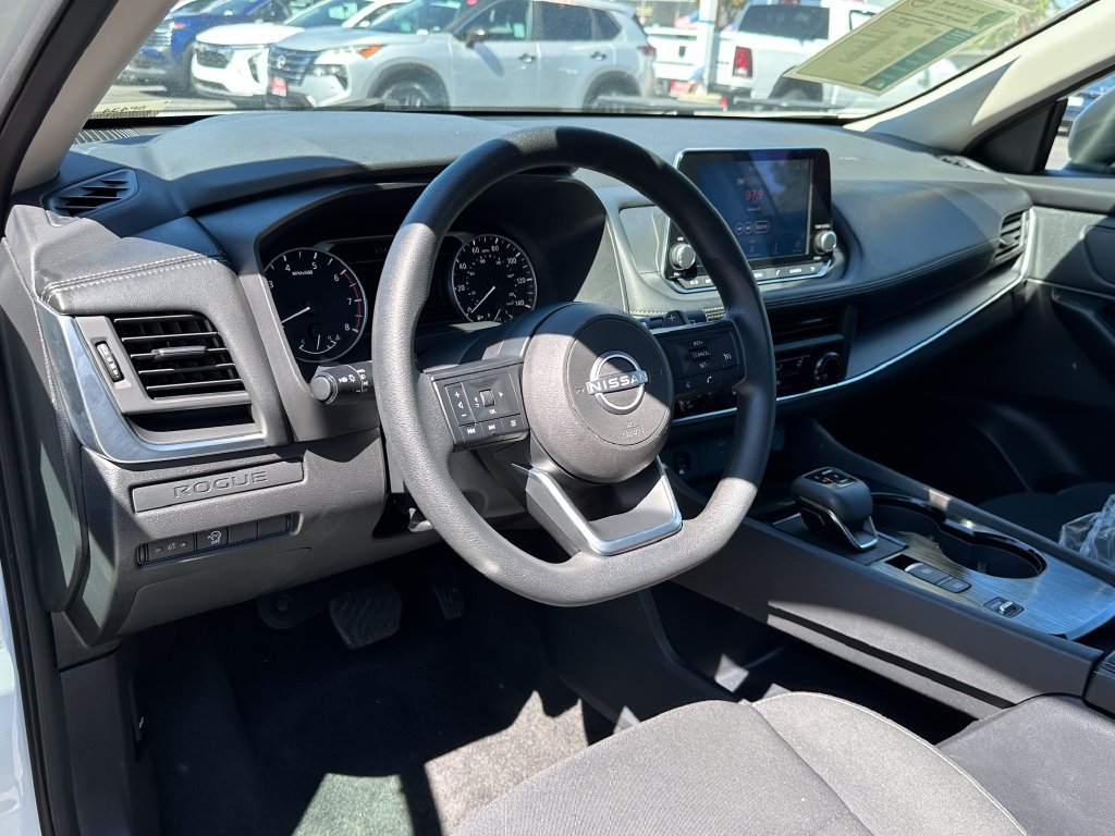 Used 2024 Nissan Rogue S FWD image 18