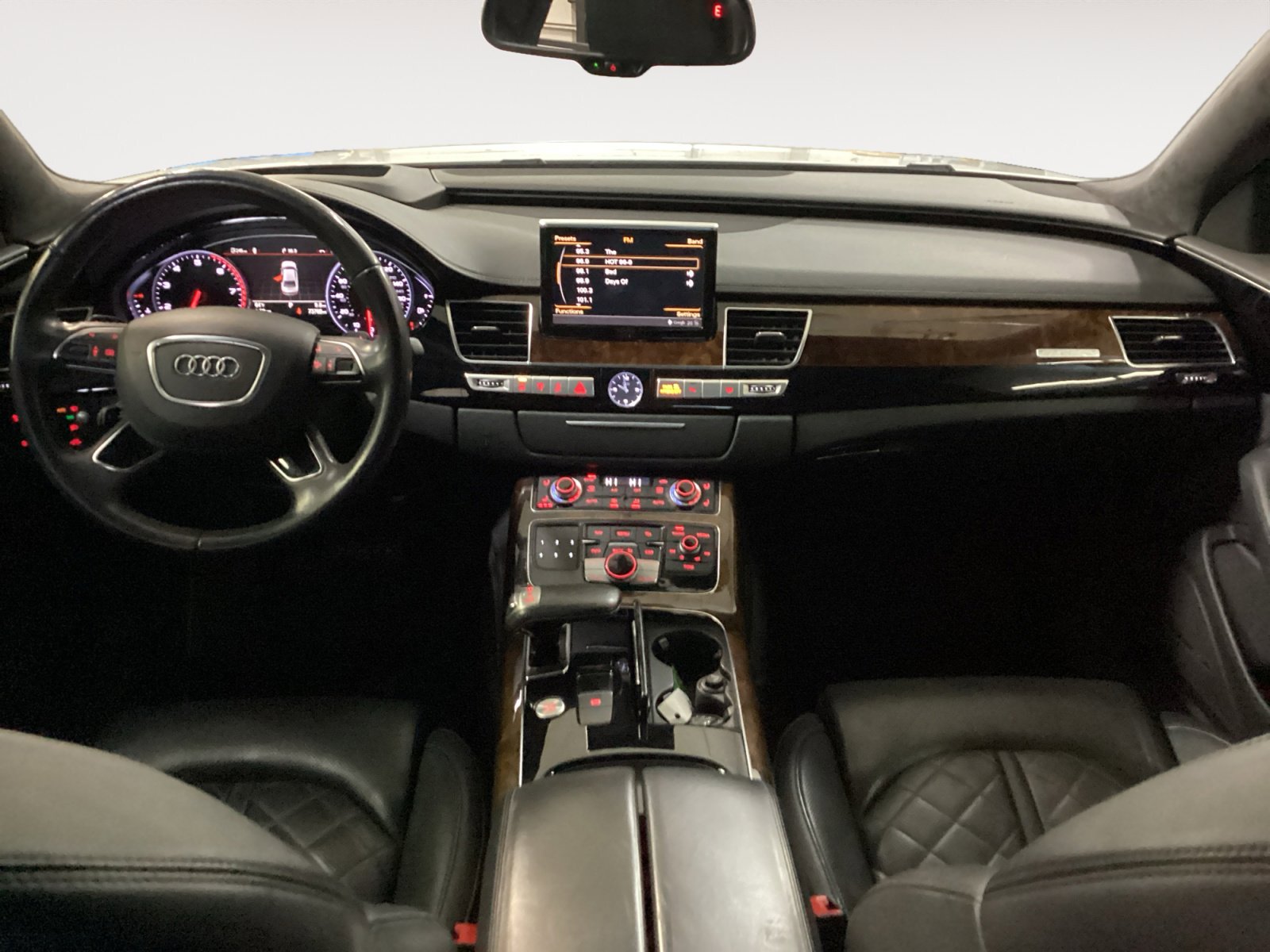 Used 2016 Audi A8 L 4.0T image 10