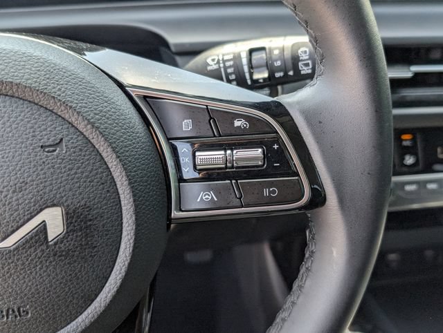 Used 2025 Kia Seltos EX FWD image 17