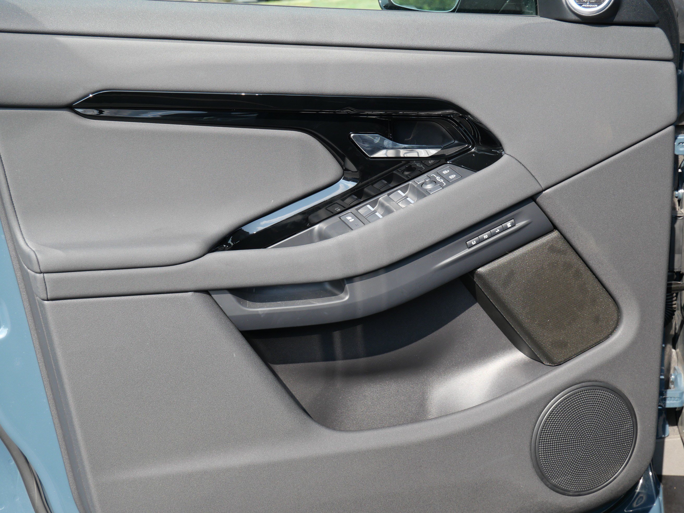 Used 2026 Land Rover Range Rover Evoque S AWD/4WD image 14
