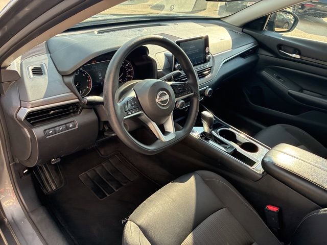 Used 2024 Nissan Altima 2.5 SV image 18