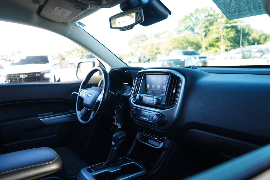 Used 2022 Chevrolet Colorado LT w/ Safety Package RWD image 9