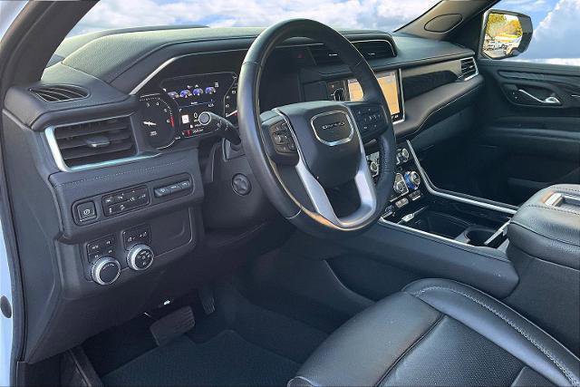 Used 2021 GMC Yukon Denali w/ Denali Premium Package image 17
