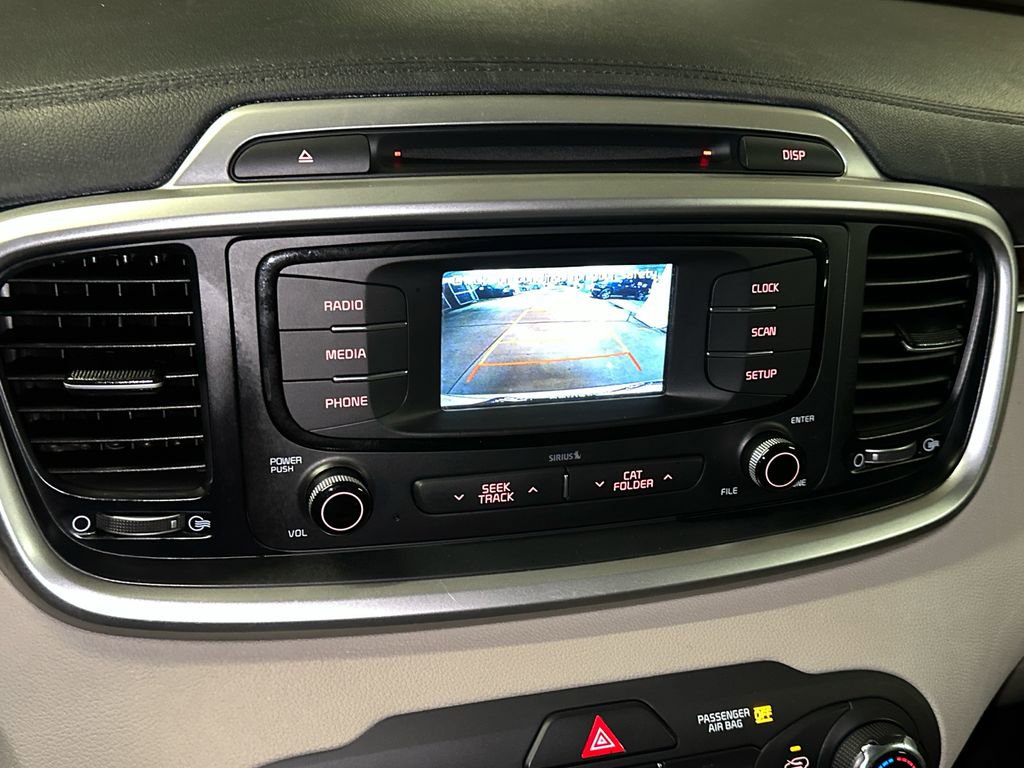 Used 2017 Kia Sorento LX image 26
