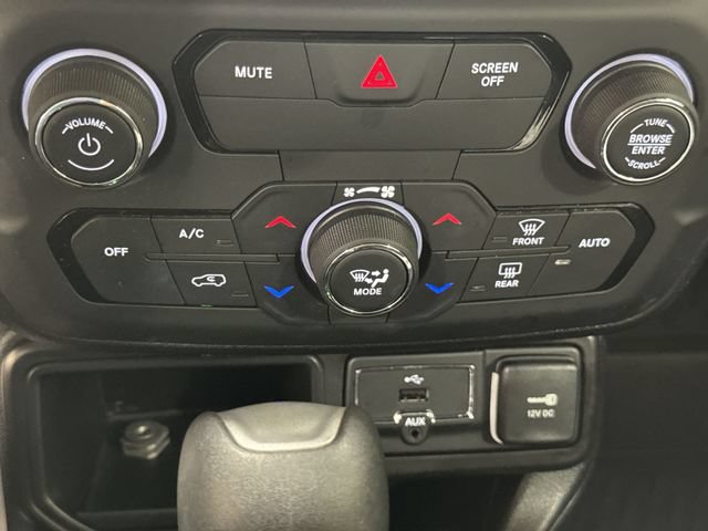 Used 2018 Jeep Renegade Latitude FWD image 18