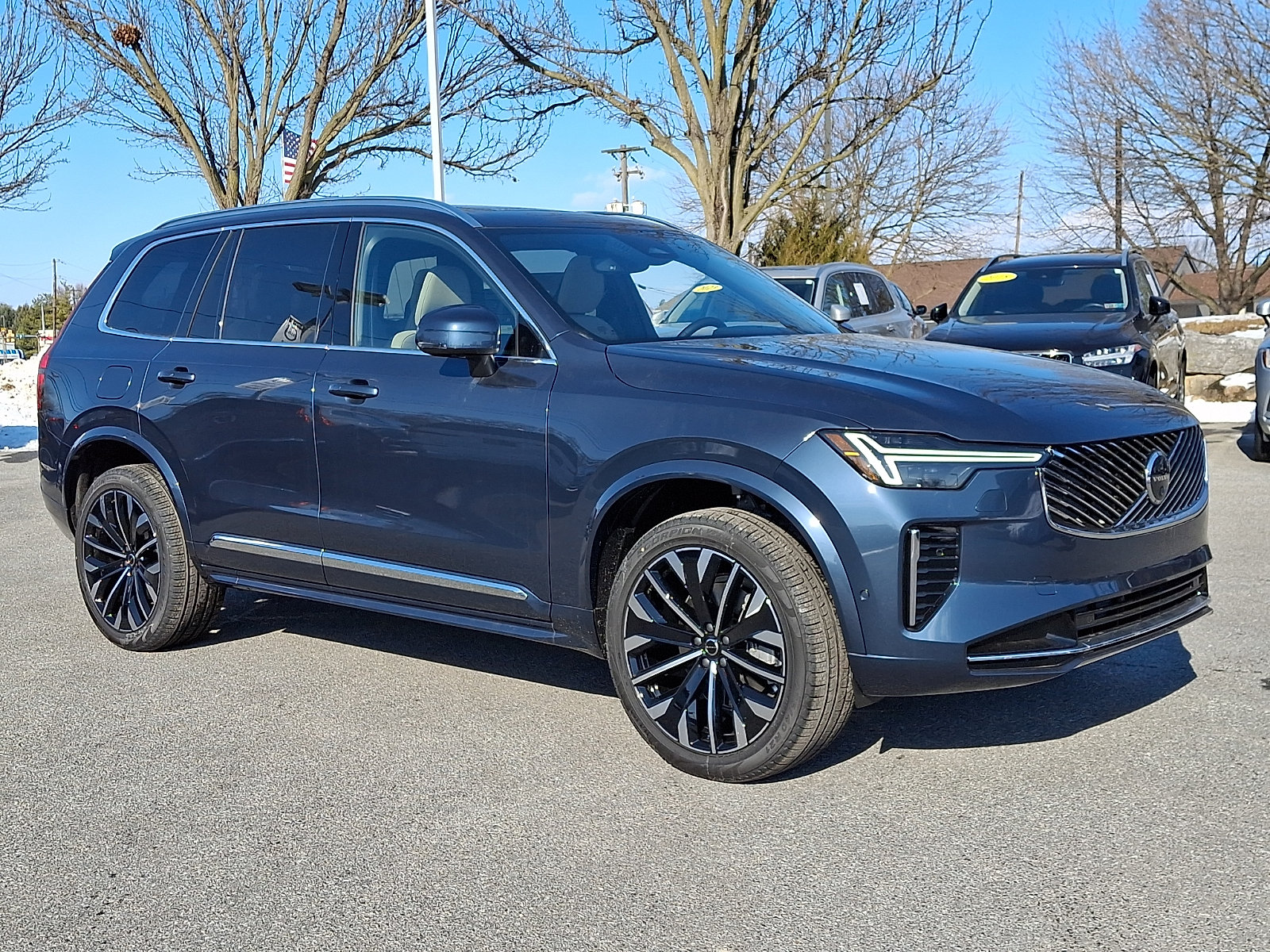 New 2026 Volvo XC90 B5 Plus