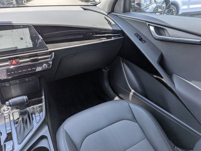 Used 2025 Kia Niro EX Touring FWD image 16